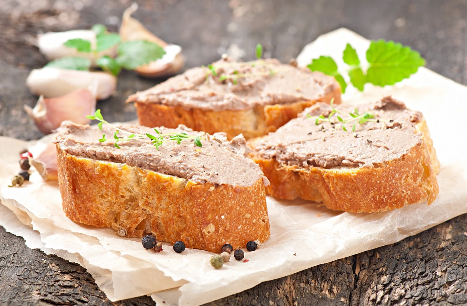 Куриный паштет / Источник: freepik.com, автор: timolina