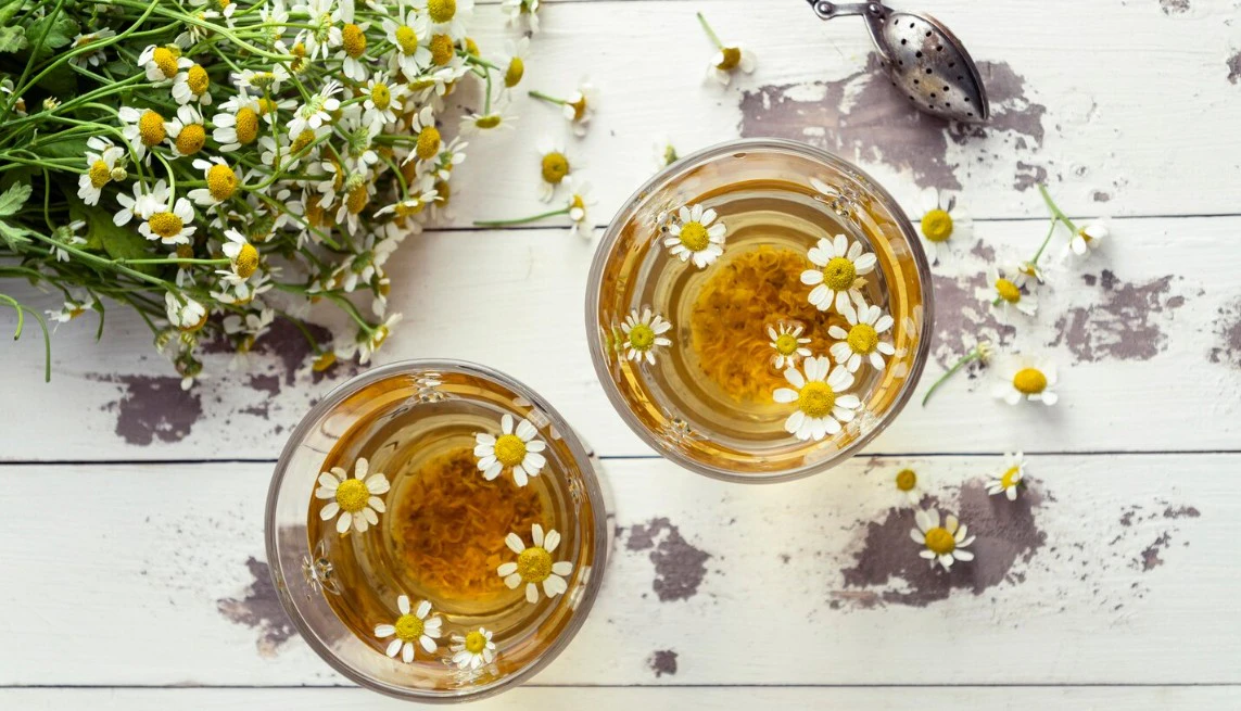 Чай с ромашкой / Источник: freepik.com